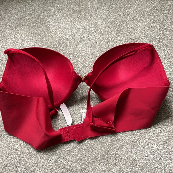 Red Hot Victoria’s Secret Push-up Bra - Picture 4 of 4